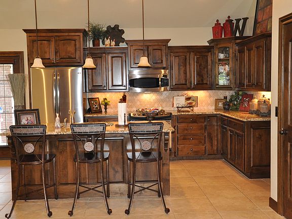 3rd image of 8607 Four Elms Dr
