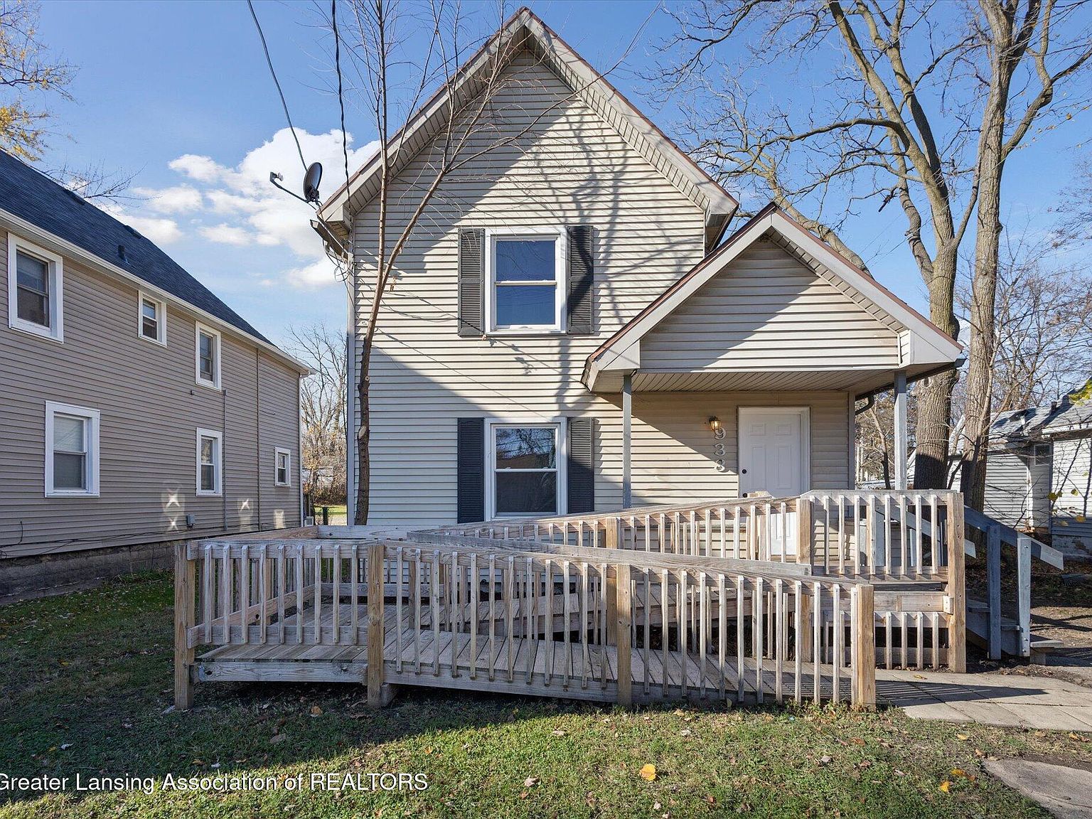 933 N Pine St, Lansing, MI 48906 | Zillow