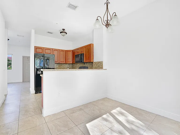 18110 NW 59th Ave #201-18110-201 — Photo 7
