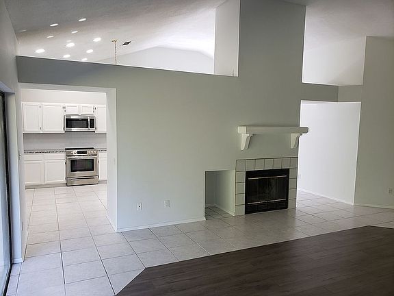 4th image of 4014 Biscayne Dr