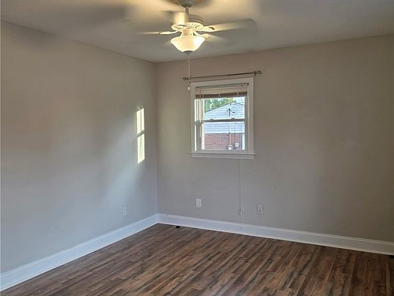 5th image of 1401 Greenock Ave