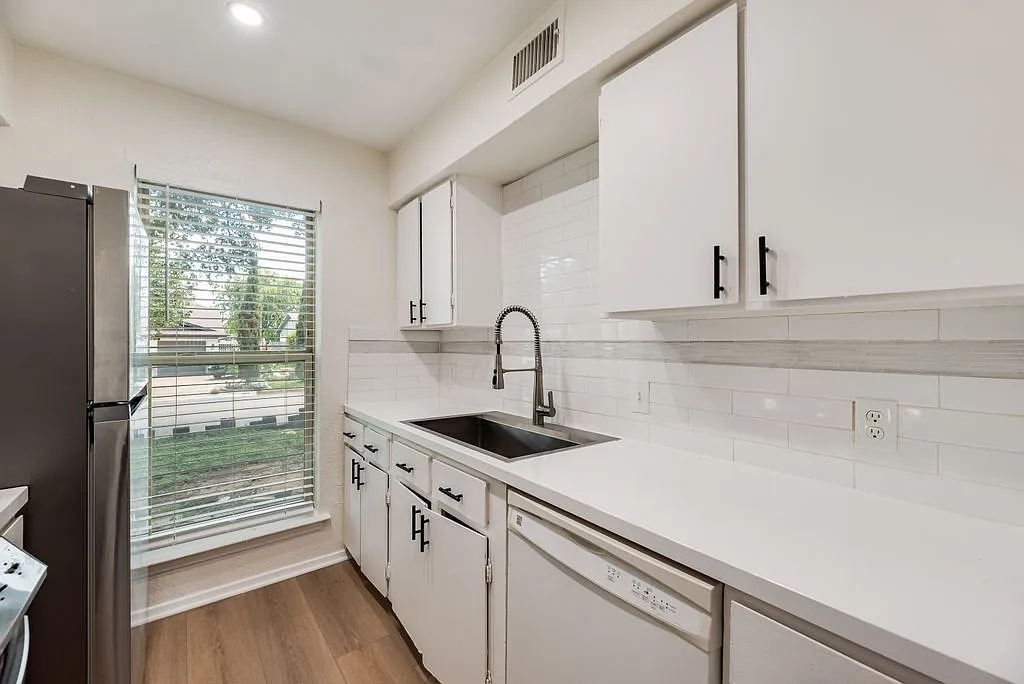 2 bed, 1188 sqft, $1,500 — Photo 1