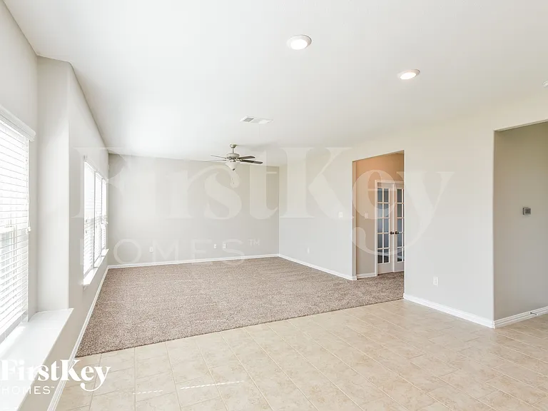 9006 Bowring Park — Photo 3