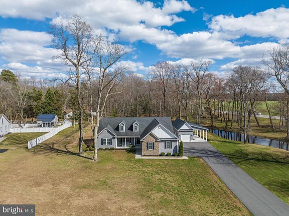 3rd image of 8485 Hollybrook Dr