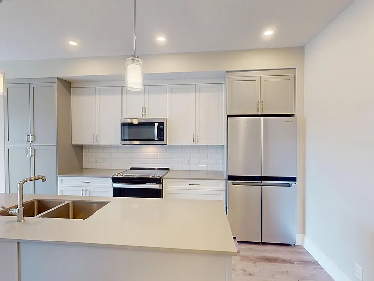 307 17th Ave SW — Photo 8
