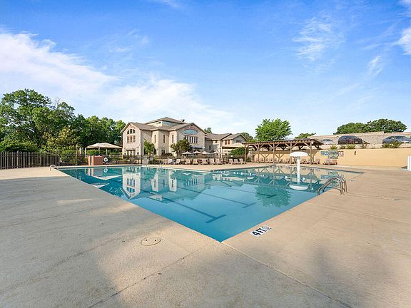 3rd image of 146 Bunker Ridge Drive #10 BLDG 51