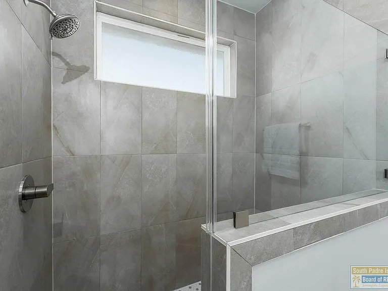 18 N Bay Hill Dr — Photo 24