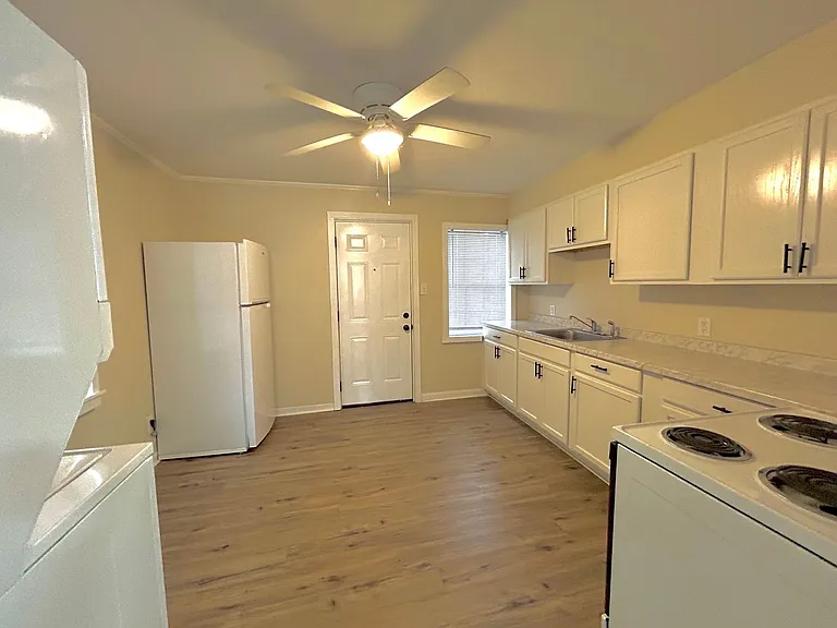 3540 White St — Photo 3