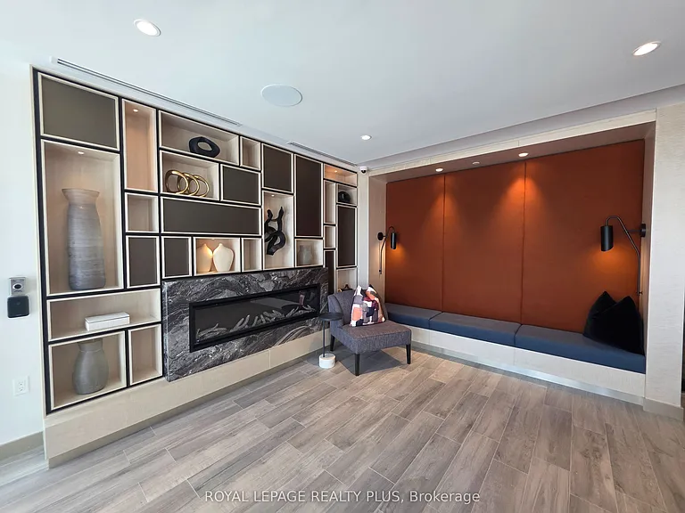 858 Dupont St #805 — Photo 19