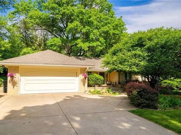 3015 Miller Rd, Saint Joseph, MO 64506