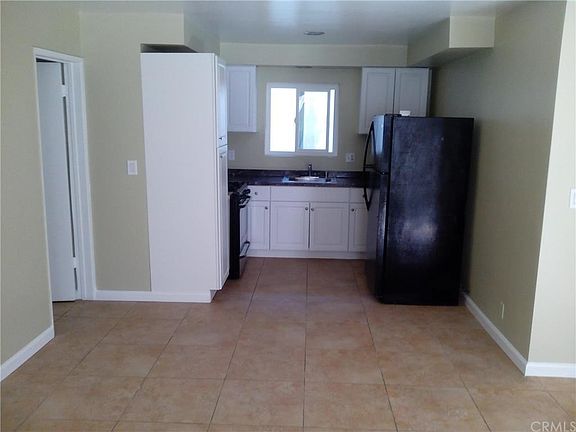 5th image of 417 N Broadway APT 2