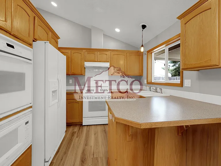 536 Creswood Dr — Photo 3