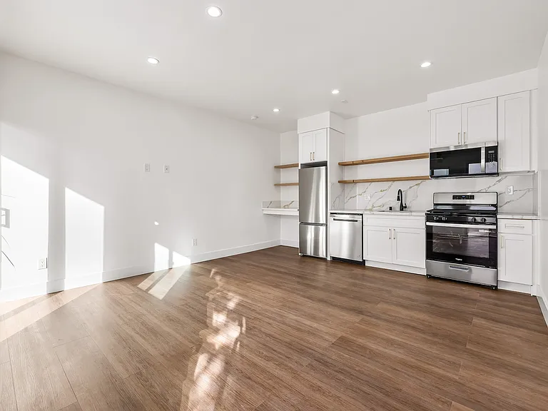 212 W 64th St #C — Photo 17