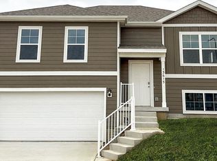 8820 S 185th St, Omaha, NE 68136