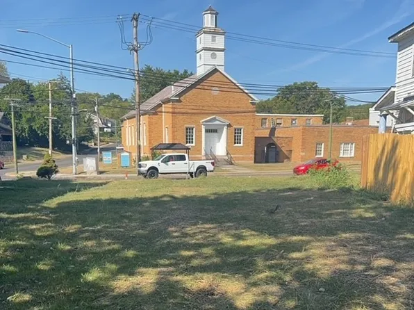 2906 N Main St, Dayton, OH 45405