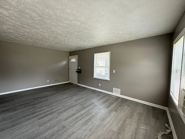 3117 Hovey St — Photo 5