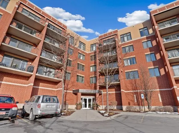 225 Main St APT 214, Roselle, IL 60172