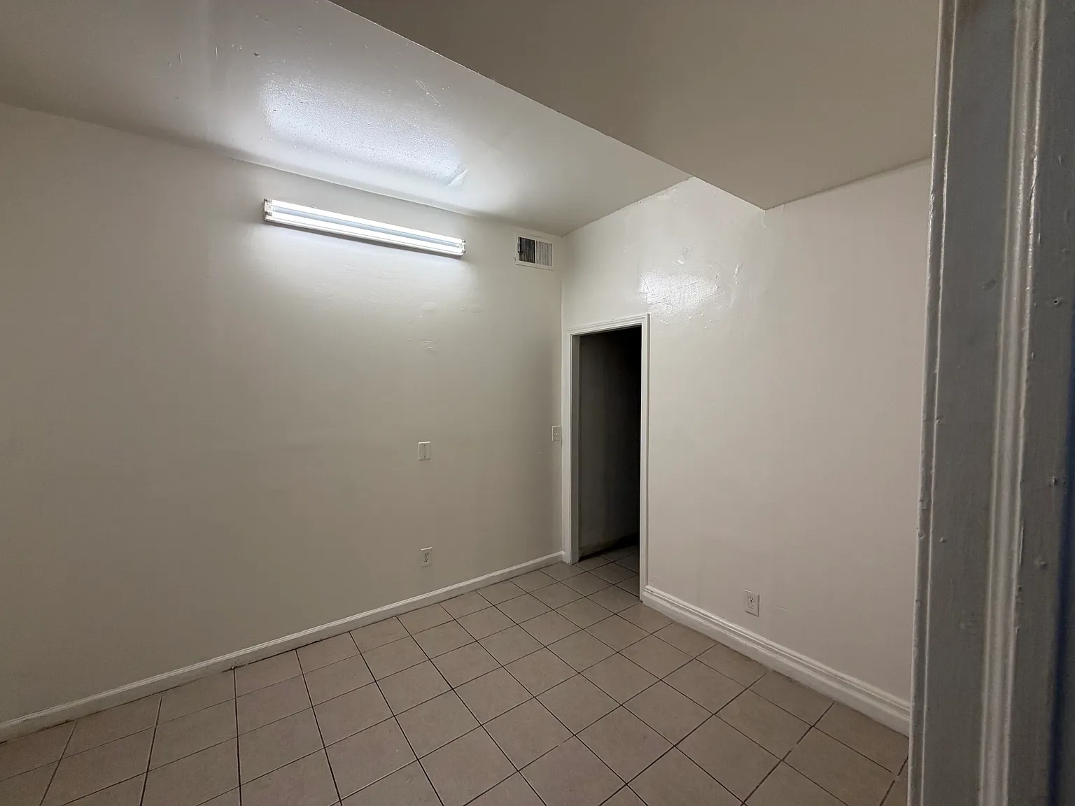 Studio, 250 sqft, $1,800 — Photo 2