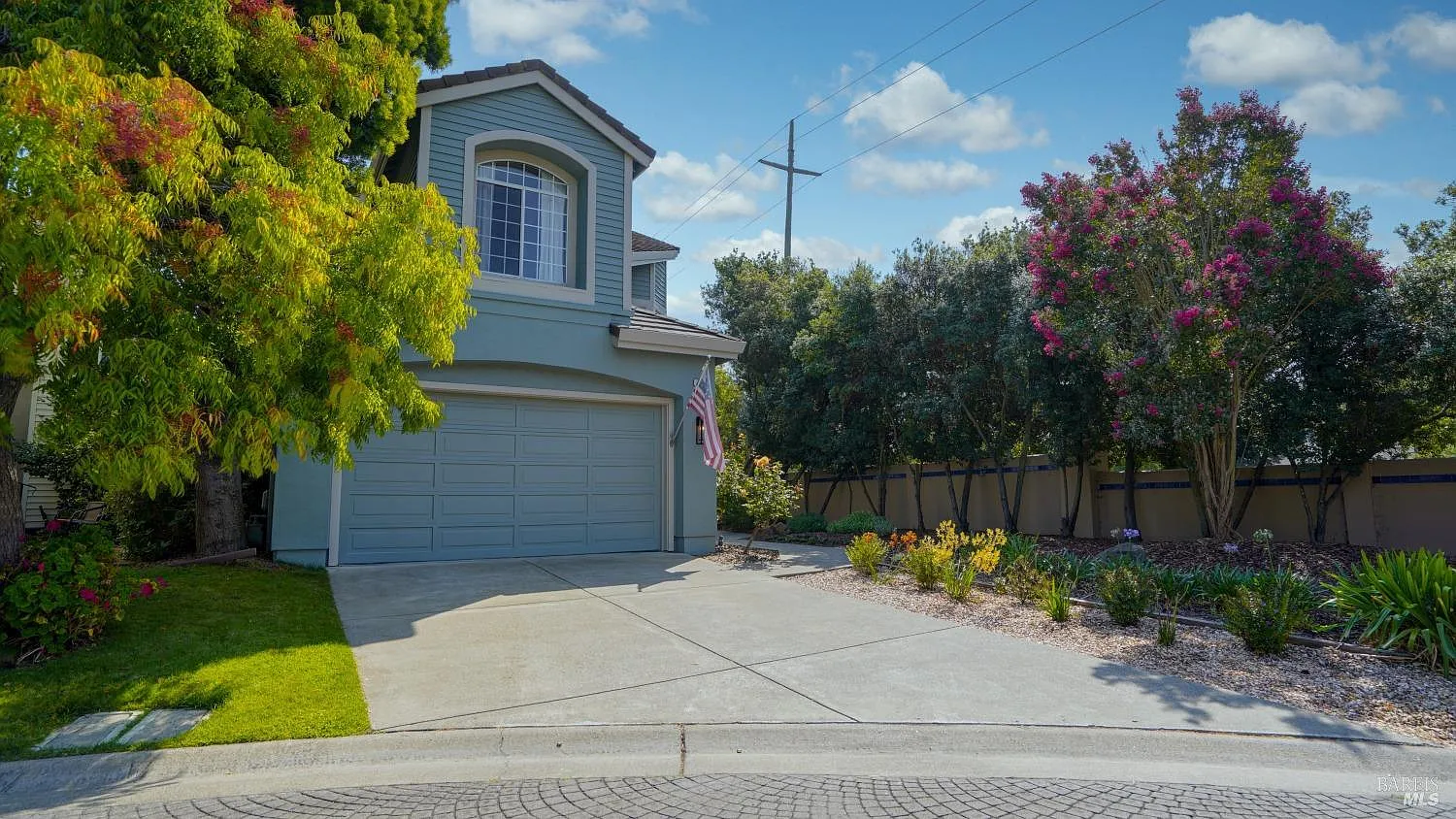 2 Arrowhead Court photo 1