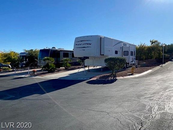 3rd image of 878 Oriole Way