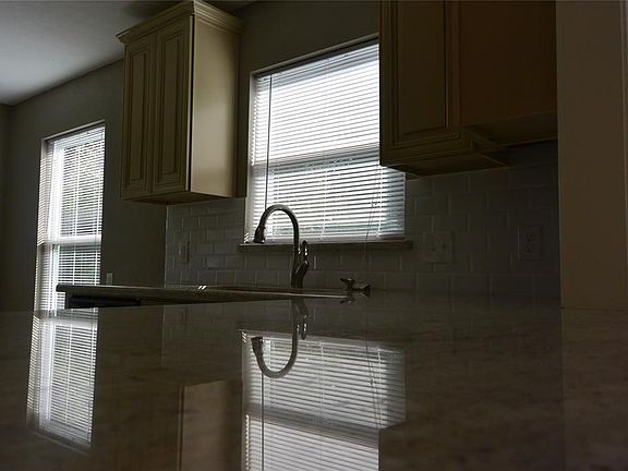 4th image of 4930 Ventura Ln