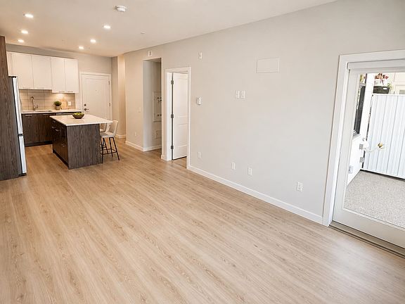 4th image of 3317 148th St #514