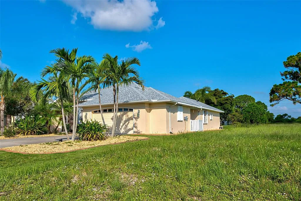3 bed, 2.5 bath, 2477 sqft, $7,500 — Photo 3