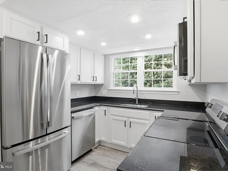 12002 Golf Ridge Ct — Photo 4