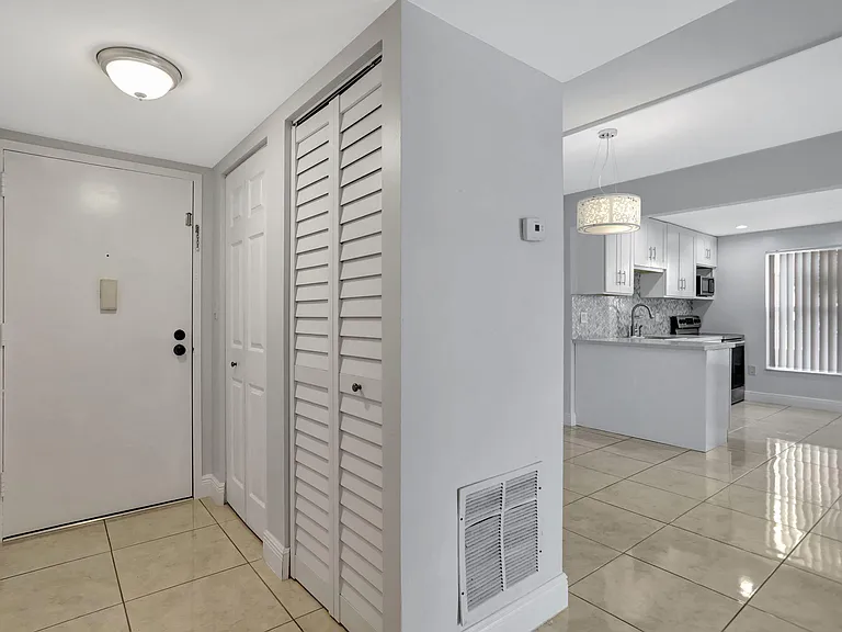 4156 Inverrary Dr #111 — Photo 4