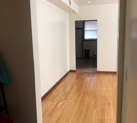 3rd image of 6111 S Saint Lawrence Ave APT 1