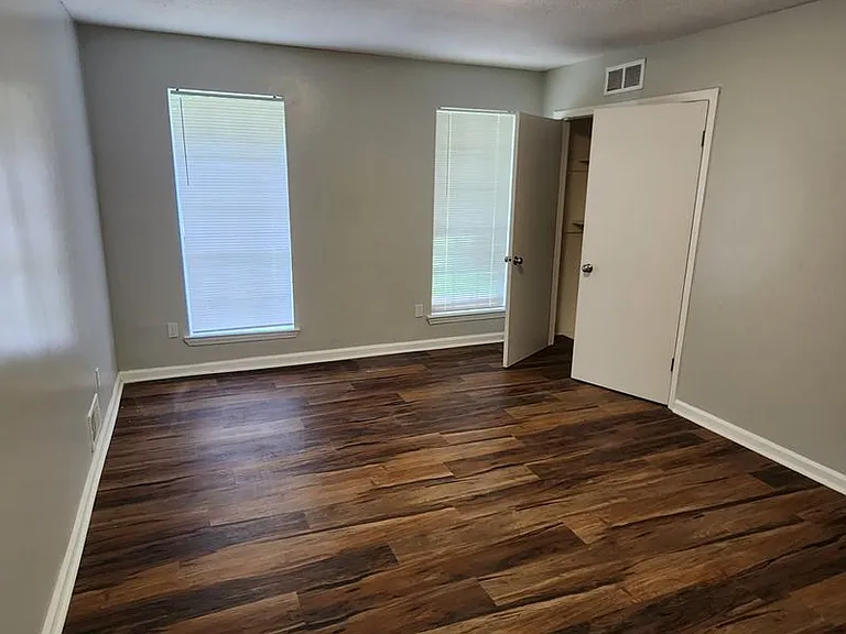 4765 Covington Pike — Photo 10