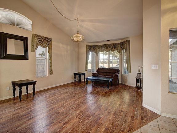 3rd image of 952 Lake Park Ave