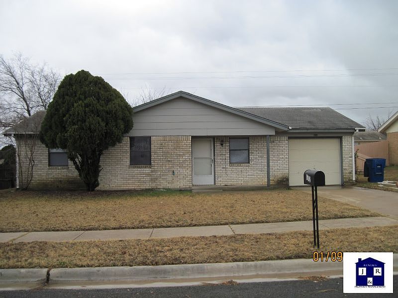 1st image of 832 Michelle Dr