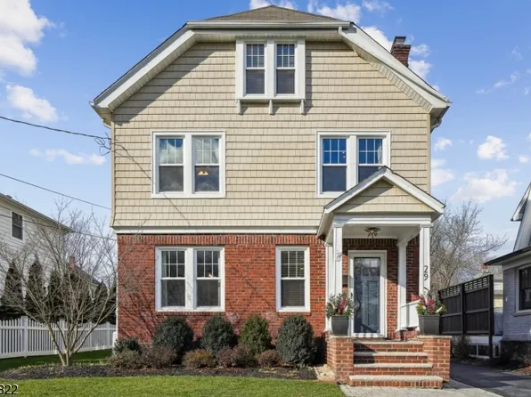 29 N Summit Ave, Chatham Boro, NJ 07928