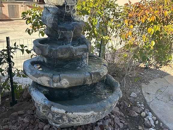 4th image of 8175 Arville St #250