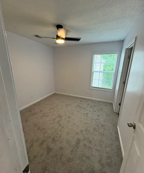 60 Greystone Rdg — Photo 2