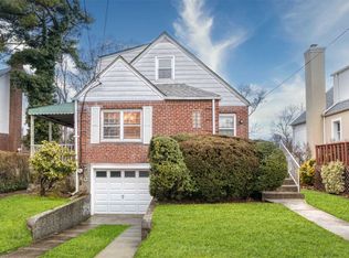 199 Sunnyside Rd, Oceanside, NY 11572