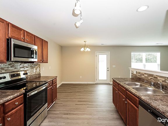 3rd image of 207 Trimble Dr