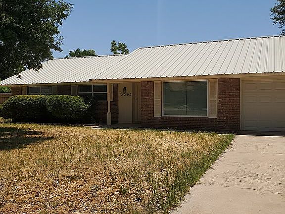 2nd image of 2205 Cimmaron Dr