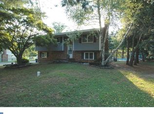 864 Bordentown Rd, Columbus, NJ 08022