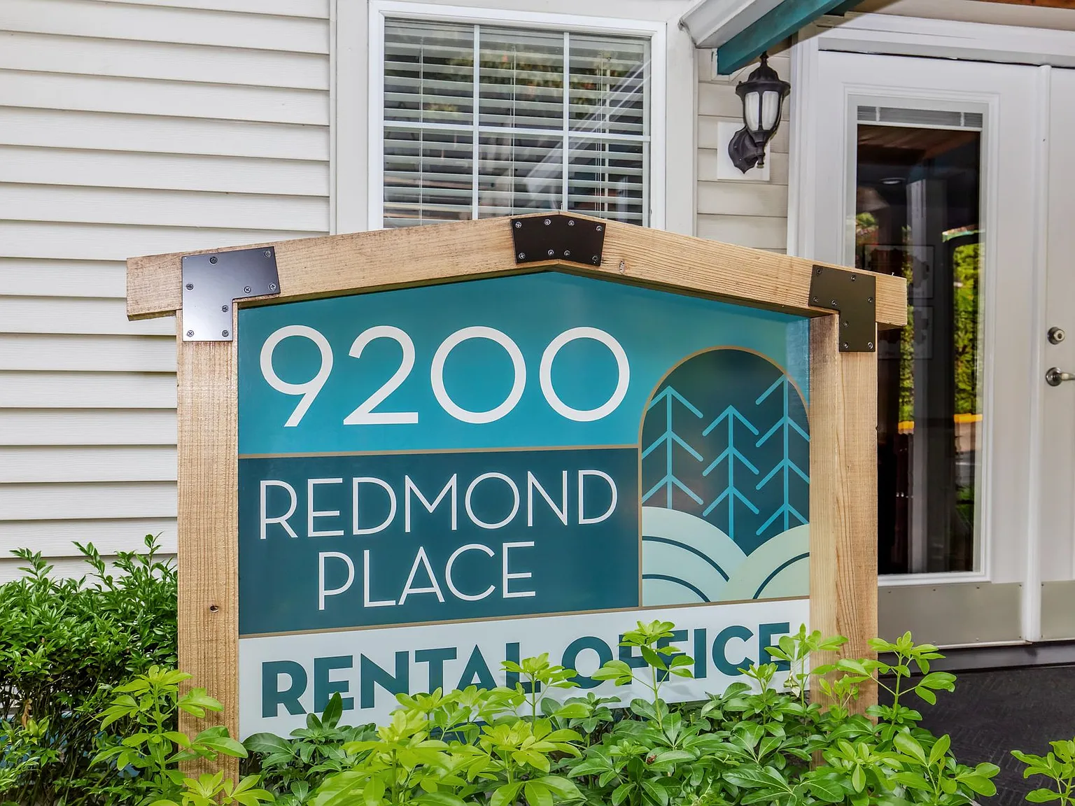 9200 Redmond Place — Photo 4