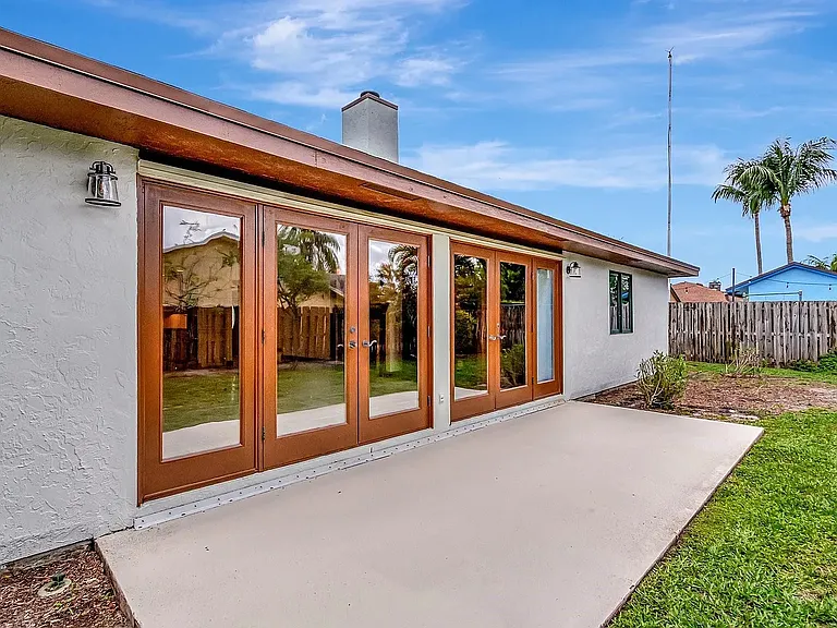 7415 Woodland Creek Ln — Photo 31