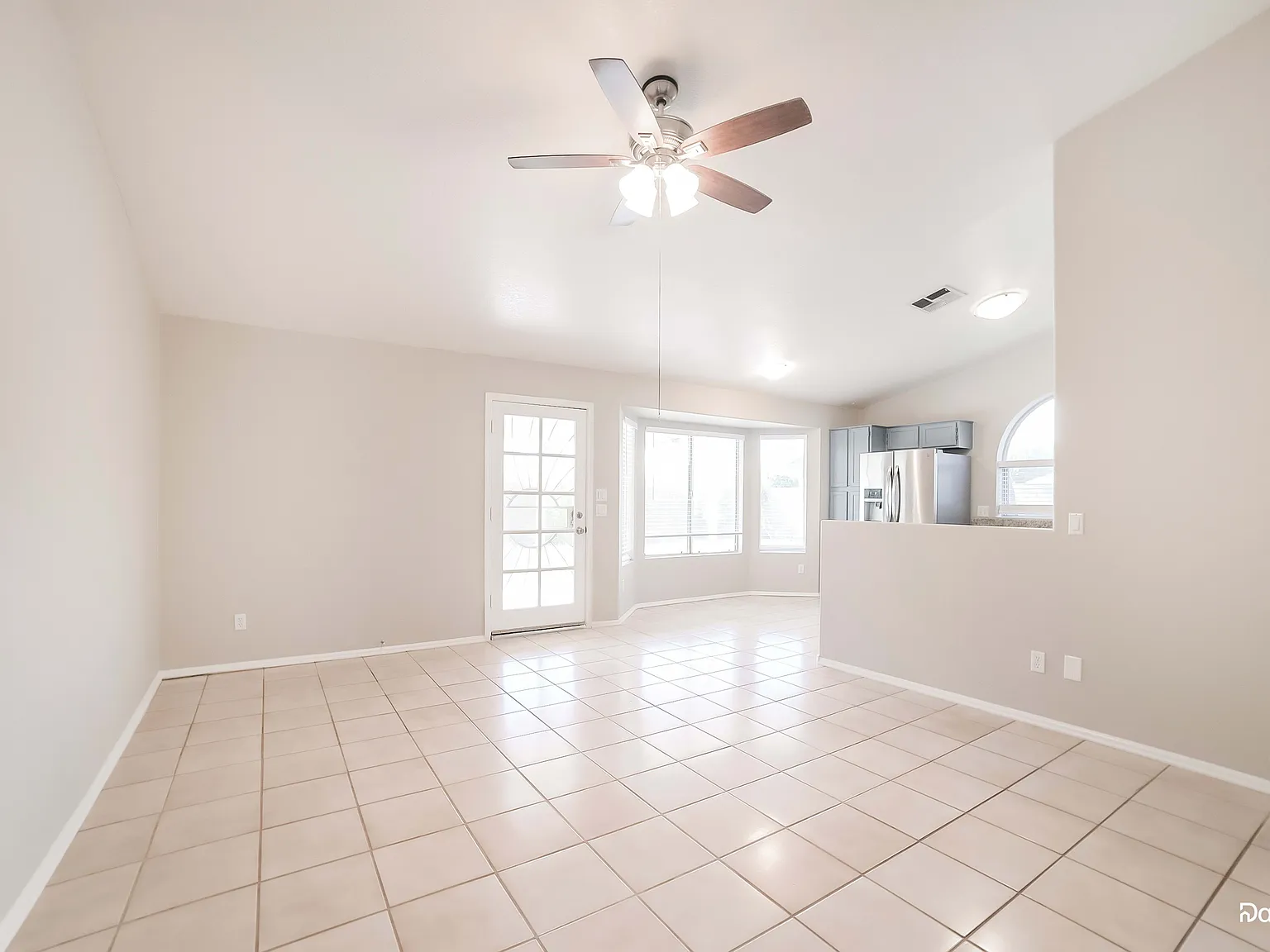 4 bed, 2.0 bath, 1792 sqft, $2,530 — Photo 4