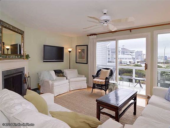 3rd image of 5 Courtway St #5