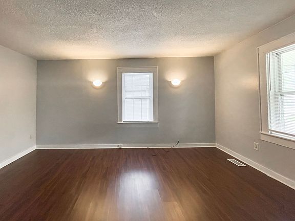 2nd image of 1711 N Ball Ave #3B-1BA-888SQFT