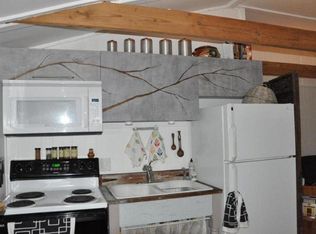 114 Hickory Rd, Dingmans Ferry, PA 18328