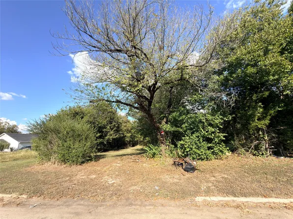 417 N 3rd St, Corsicana, TX 75110