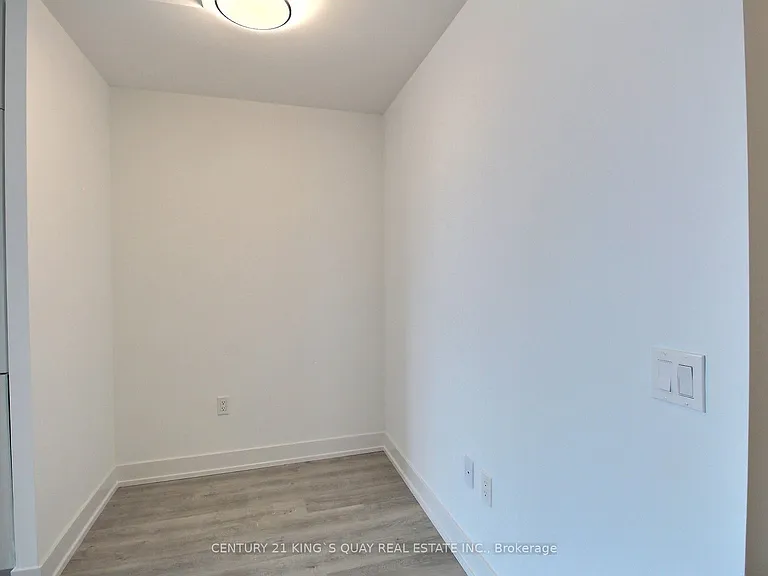 20 Inn On The Park Dr #1730 — Photo 4