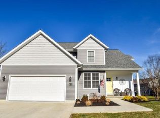 5612 W Elkhorn Ct, Bloomington, IN 47403