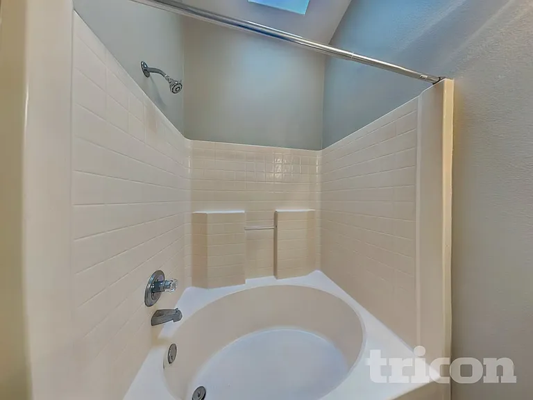 17128 Woodcrest Way — Photo 10